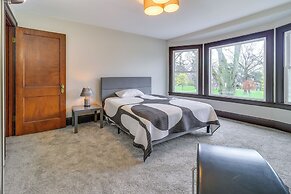 4 Mi to Downtown Toledo: Walkable Riverside Apt