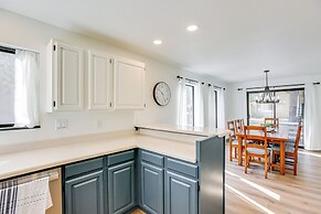 Hot Tub & Sharc Passes: Renovated Sunriver Retreat