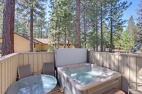 Hot Tub & Sharc Passes: Renovated Sunriver Retreat