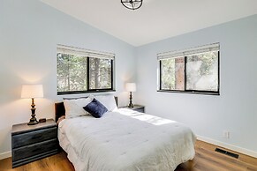 Hot Tub & Sharc Passes: Renovated Sunriver Retreat