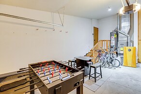 Hot Tub & Sharc Passes: Renovated Sunriver Retreat