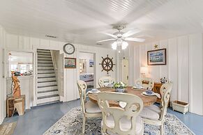 Galveston Bay Retreat: Historic La Porte Home!