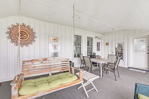 Galveston Bay Retreat: Historic La Porte Home!