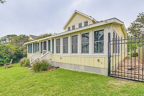 Galveston Bay Retreat: Historic La Porte Home!