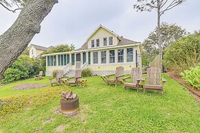 Galveston Bay Retreat: Historic La Porte Home!