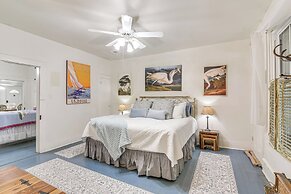 Galveston Bay Retreat: Historic La Porte Home!