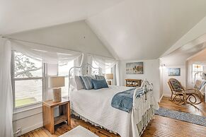 Galveston Bay Retreat: Historic La Porte Home!