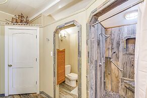 Galveston Bay Retreat: Historic La Porte Home!