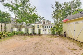 Galveston Bay Retreat: Historic La Porte Home!