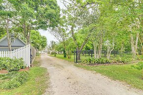 Galveston Bay Retreat: Historic La Porte Home!