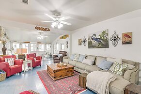 Galveston Bay Retreat: Historic La Porte Home!