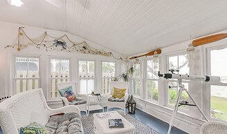 Galveston Bay Retreat: Historic La Porte Home!