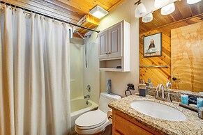 'blue Lake Mountain Retreat' Arnold Cabin w/ Deck!