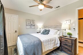2 Mi to Texas A&m: Duplex w/ Private Backyard!