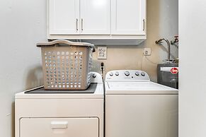 2 Mi to Texas A&m: Duplex w/ Private Backyard!