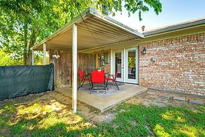 2 Mi to Texas A&m: Duplex w/ Private Backyard!