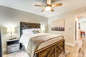 2 Mi to Texas A&m: Duplex w/ Private Backyard!