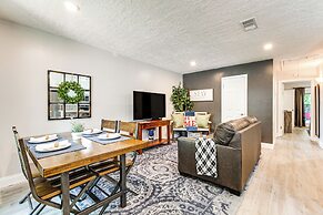 2 Mi to Texas A&m: Duplex w/ Private Backyard!