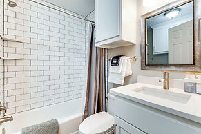 2 Mi to Texas A&m: Duplex w/ Private Backyard!