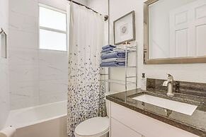 4 Mi to Aquatic Center: North Port Getaway!