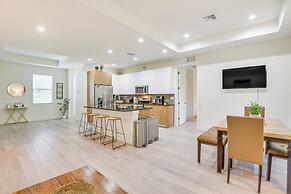 4 Mi to Aquatic Center: North Port Getaway!