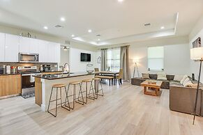 4 Mi to Aquatic Center: North Port Getaway!