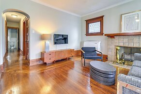 Walkable Apt: 4 Mi to Downtown Toledo!