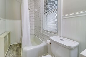 Walkable Apt: 4 Mi to Downtown Toledo!