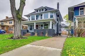 Walkable Apt: 4 Mi to Downtown Toledo!