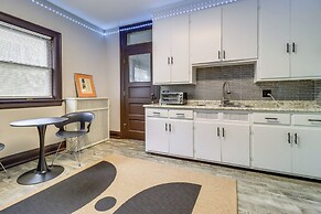 Walkable Apt: 4 Mi to Downtown Toledo!