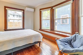 Walkable Apt: 4 Mi to Downtown Toledo!