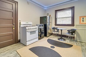 Walkable Apt: 4 Mi to Downtown Toledo!