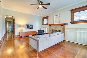 Walkable Apt: 4 Mi to Downtown Toledo!