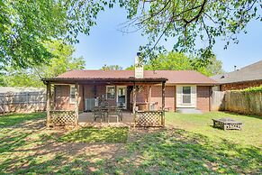 2 Mi to OU: Family-friendly Retreat w/ Patio!