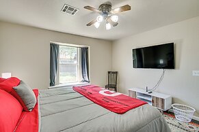 2 Mi to OU: Family-friendly Retreat w/ Patio!