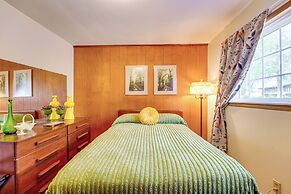 Mid-century 1950s Retreat w/ Rec Room in Monett!