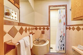 Mid-century 1950s Retreat w/ Rec Room in Monett!