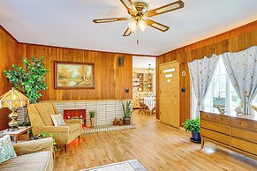 Mid-century 1950s Retreat w/ Rec Room in Monett!