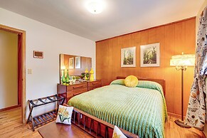 Mid-century 1950s Retreat w/ Rec Room in Monett!