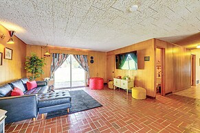 Mid-century 1950s Retreat w/ Rec Room in Monett!