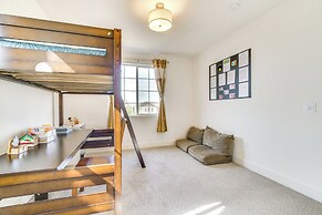 Pool Access: Spacious Tracy Home w/ Yard!