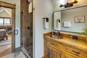 1 Mi to Panthertown Valley: Mountain Lodge w/ Deck