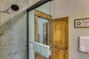 1 Mi to Panthertown Valley: Mountain Lodge w/ Deck