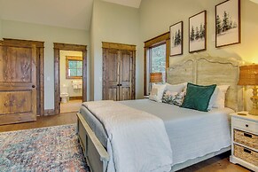 1 Mi to Panthertown Valley: Mountain Lodge w/ Deck