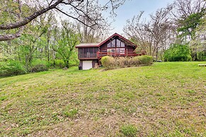 11 Mi to Massanutten: Peaceful Cabin w/ Deck