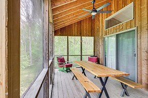 11 Mi to Massanutten: Peaceful Cabin w/ Deck