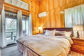 11 Mi to Massanutten: Peaceful Cabin w/ Deck