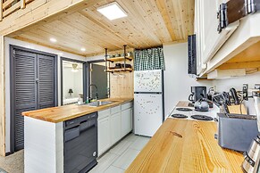 11 Mi to Massanutten: Peaceful Cabin w/ Deck