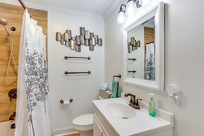 Fish, Ski & Explore: Townhome w/ Decks in Etters!