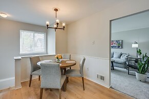 3 Mi to Dtwn Royal Oak: Getaway w/ Fenced Yard!